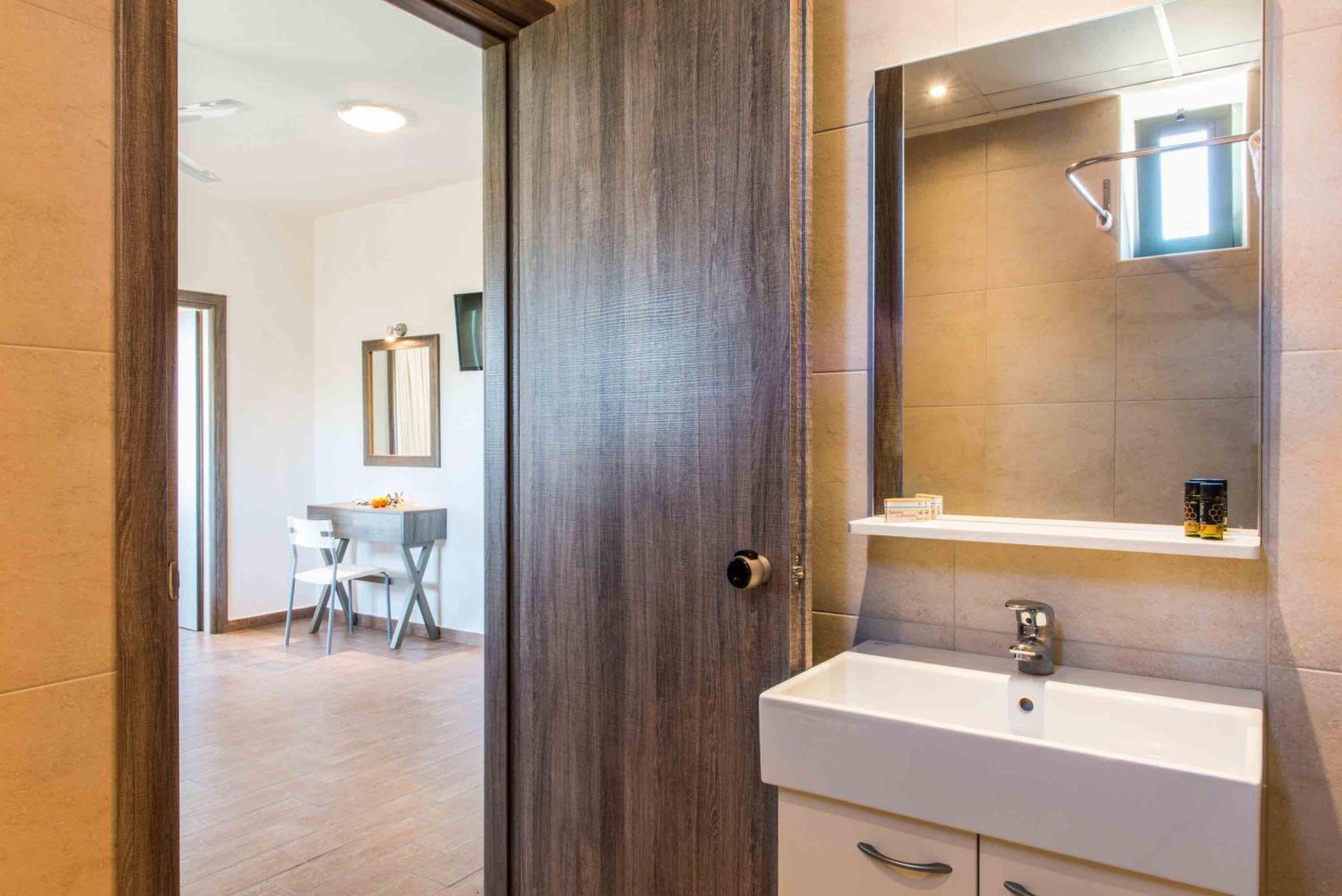 Gerona Mare Apartments Gerani  Dış mekan fotoğraf